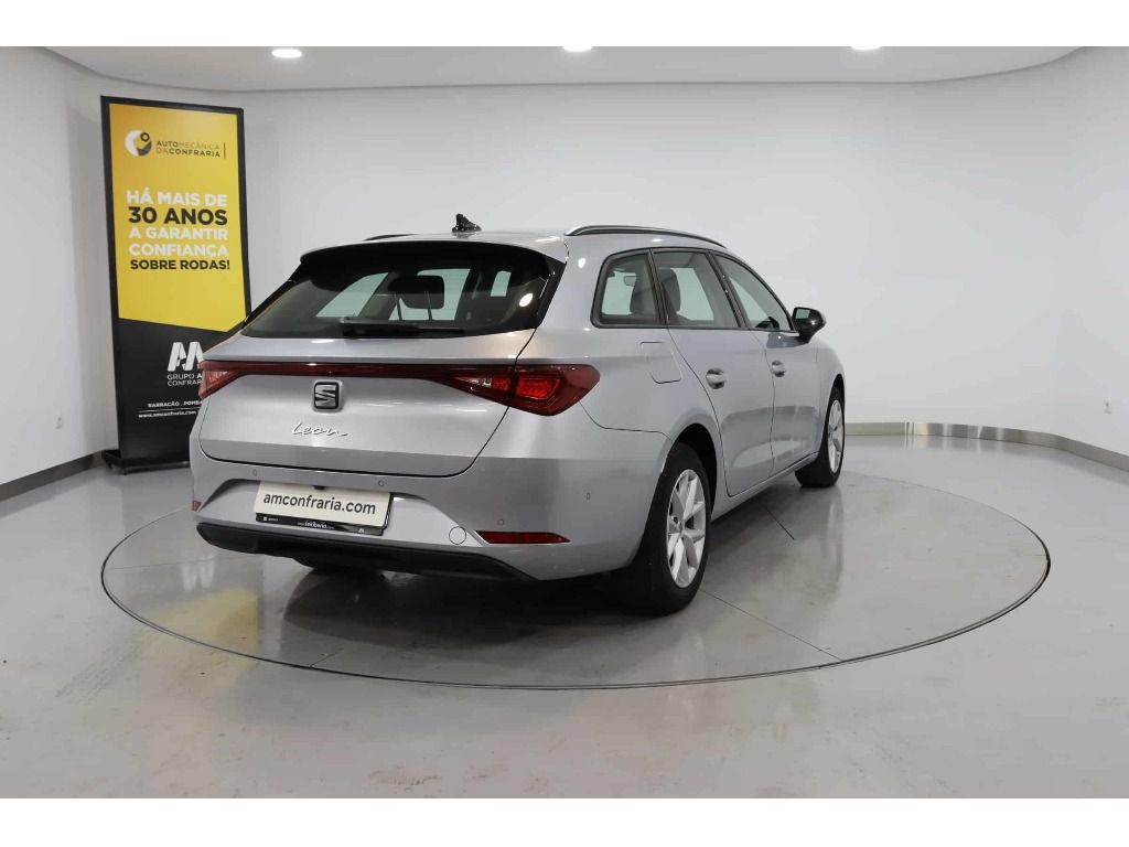 seat-leon-st-2023-gasolina-999cc