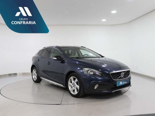 volvo-v40-cross-country-2014-diesel-1560cc