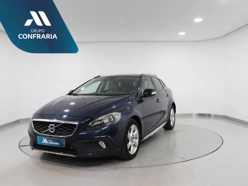 volvo-v40-cross-country-2014-diesel-1560cc