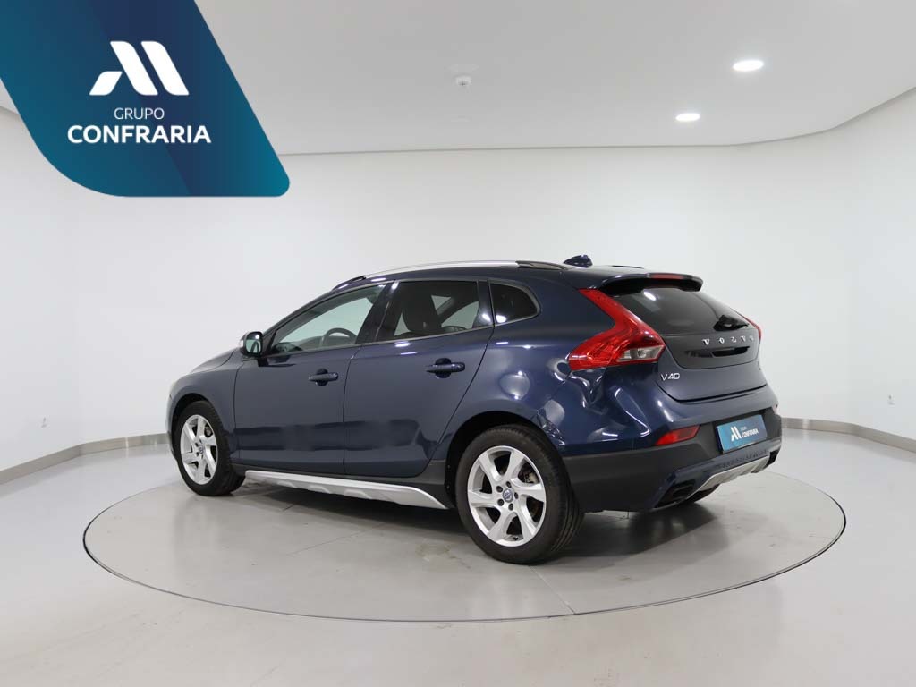 volvo-v40-cross-country-2014-diesel-1560cc