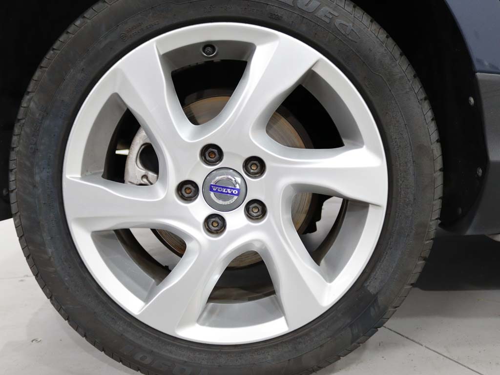 volvo-v40-cross-country-2014-diesel-1560cc