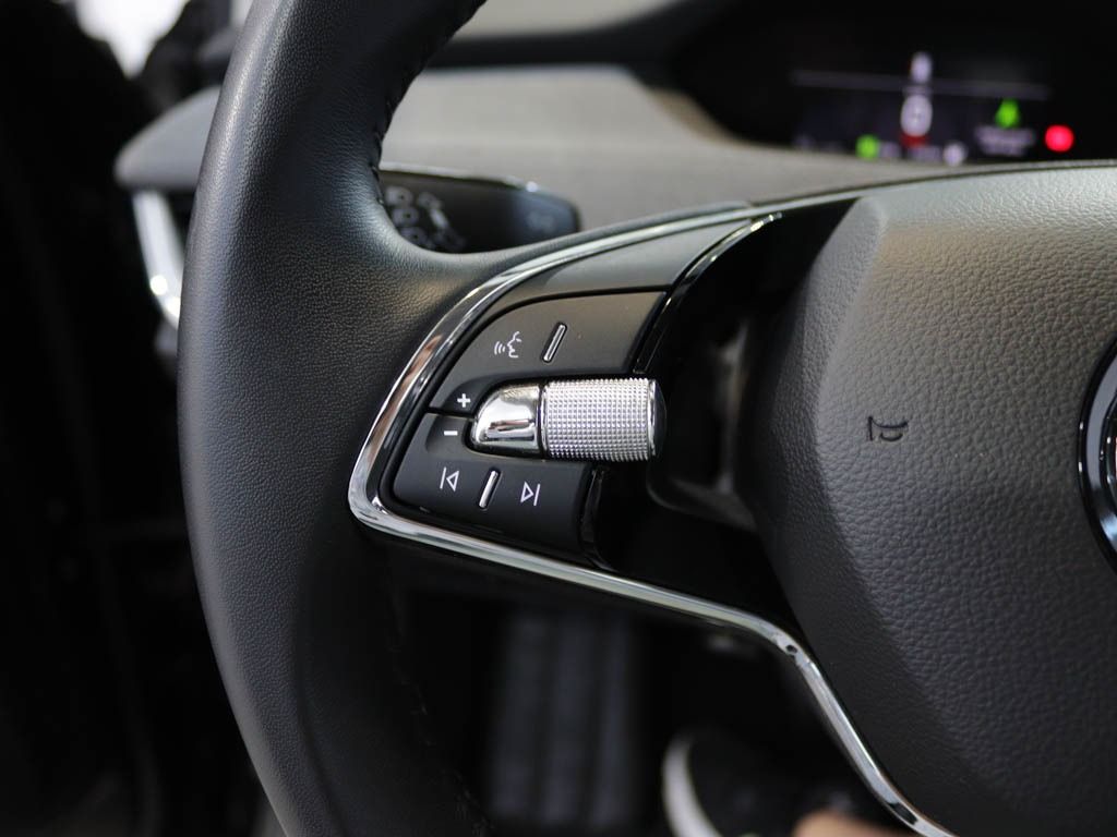 skoda-enyaq-2023-eletrico-0cc