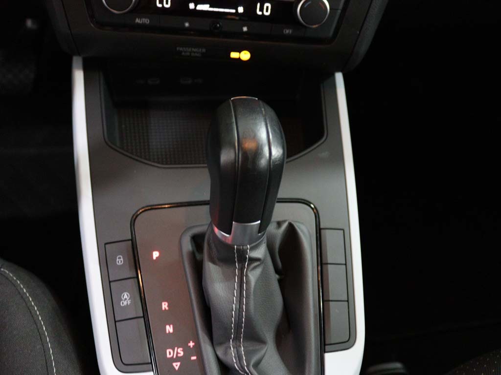 seat-arona-2023-gasolina-999cc