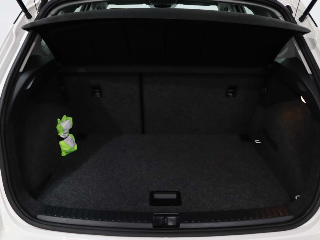 seat-arona-2023-gasolina-999cc