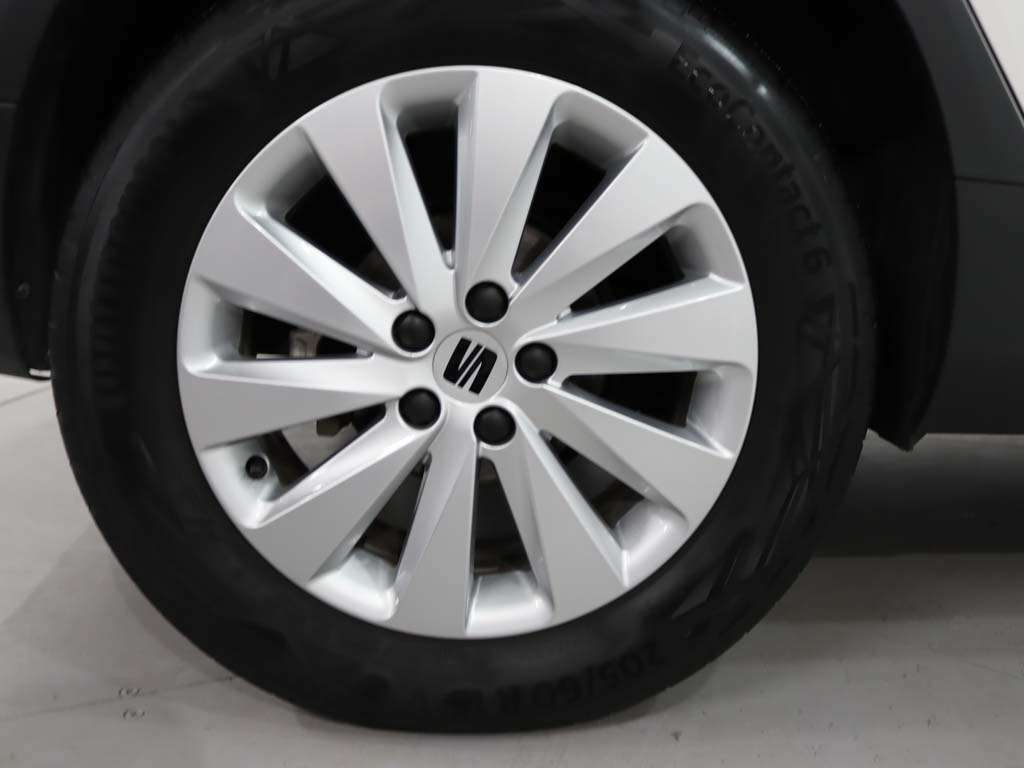seat-arona-2023-gasolina-999cc