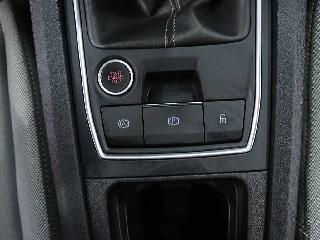 seat-leon-st-2024-gasolina-999cc