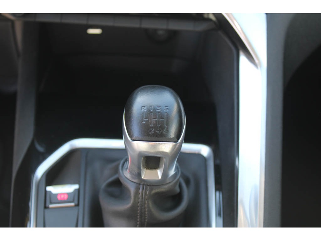 peugeot-3008-2017-diesel-1598cc