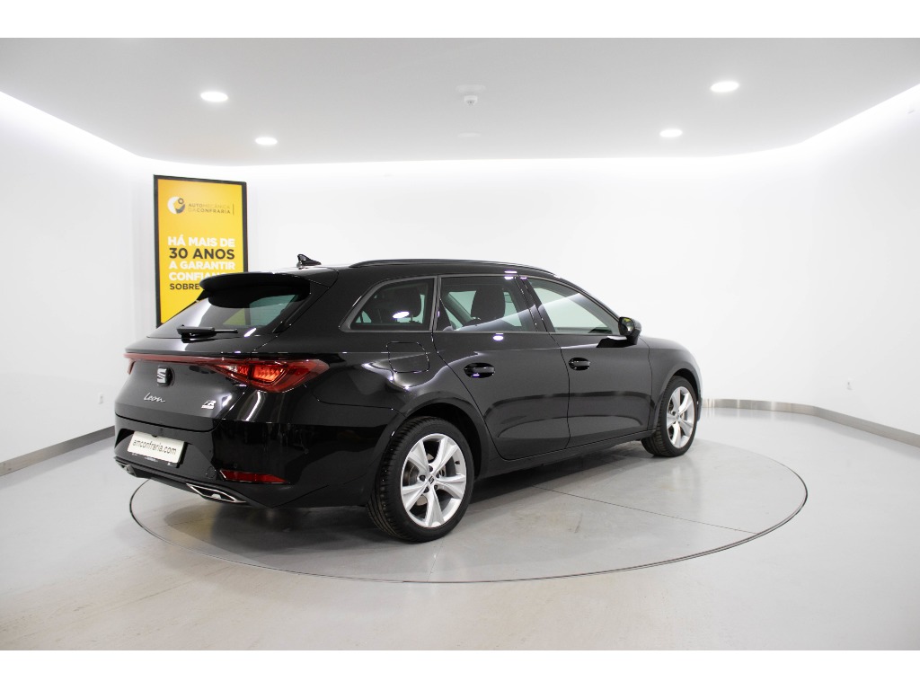 seat-leon-st-2024-hibrido-1395cc