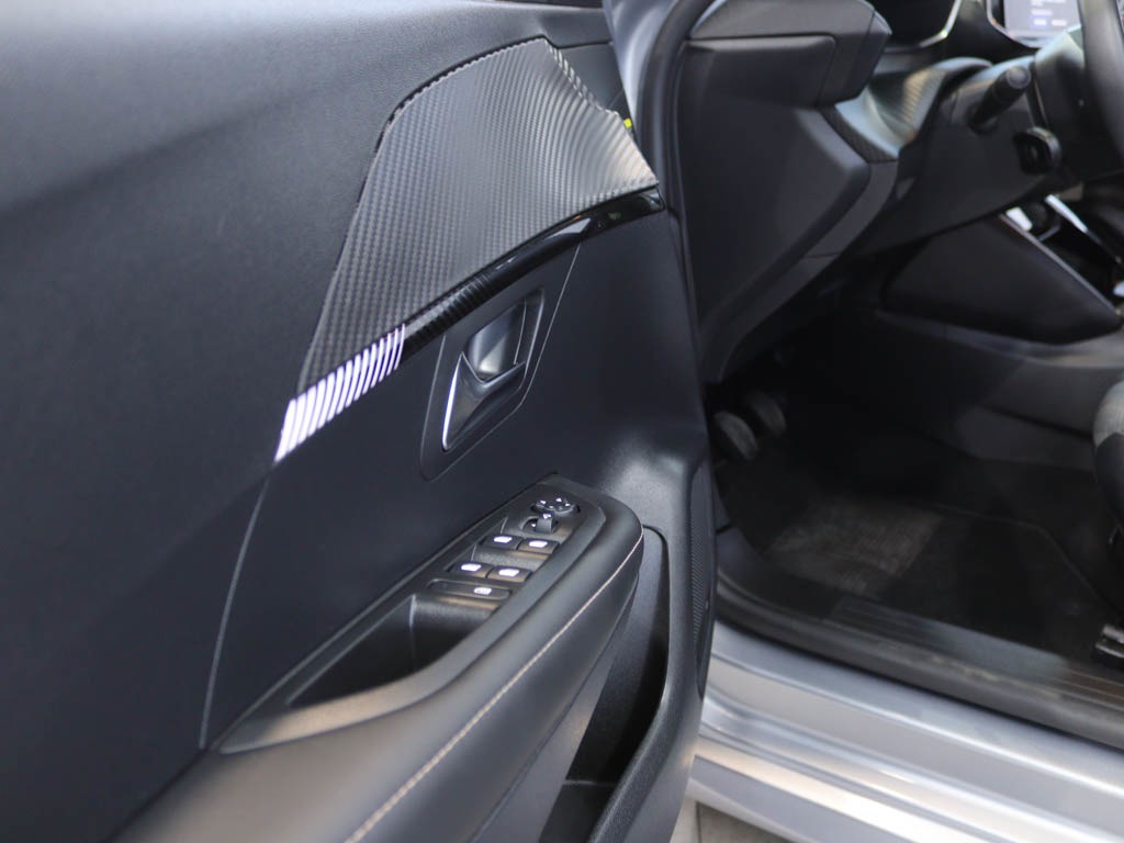 peugeot-208-2025-gasolina-1199cc