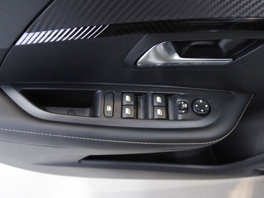 peugeot-208-2025-gasolina-1199cc