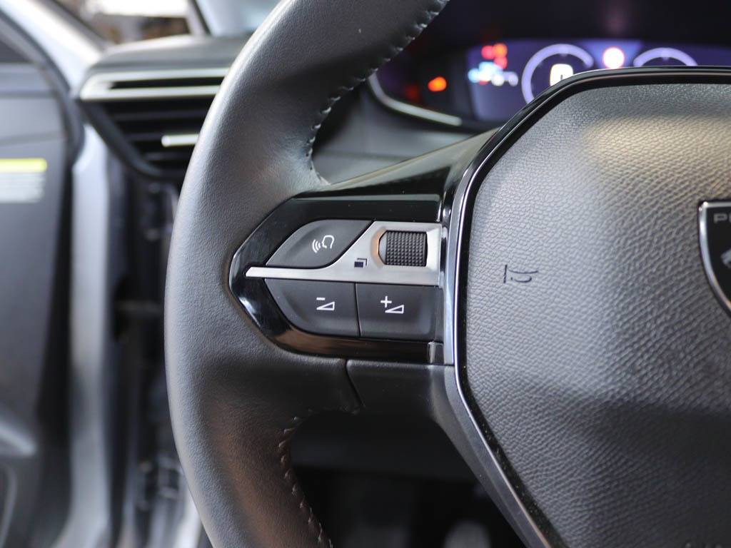 peugeot-208-2025-gasolina-1199cc