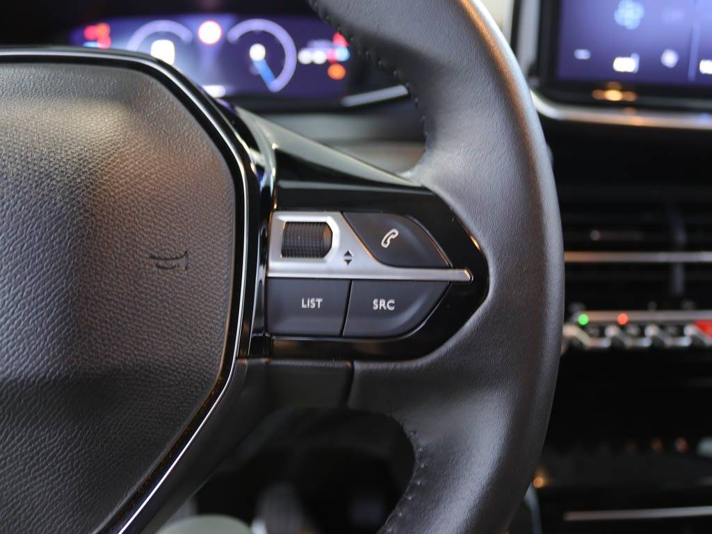 peugeot-208-2025-gasolina-1199cc