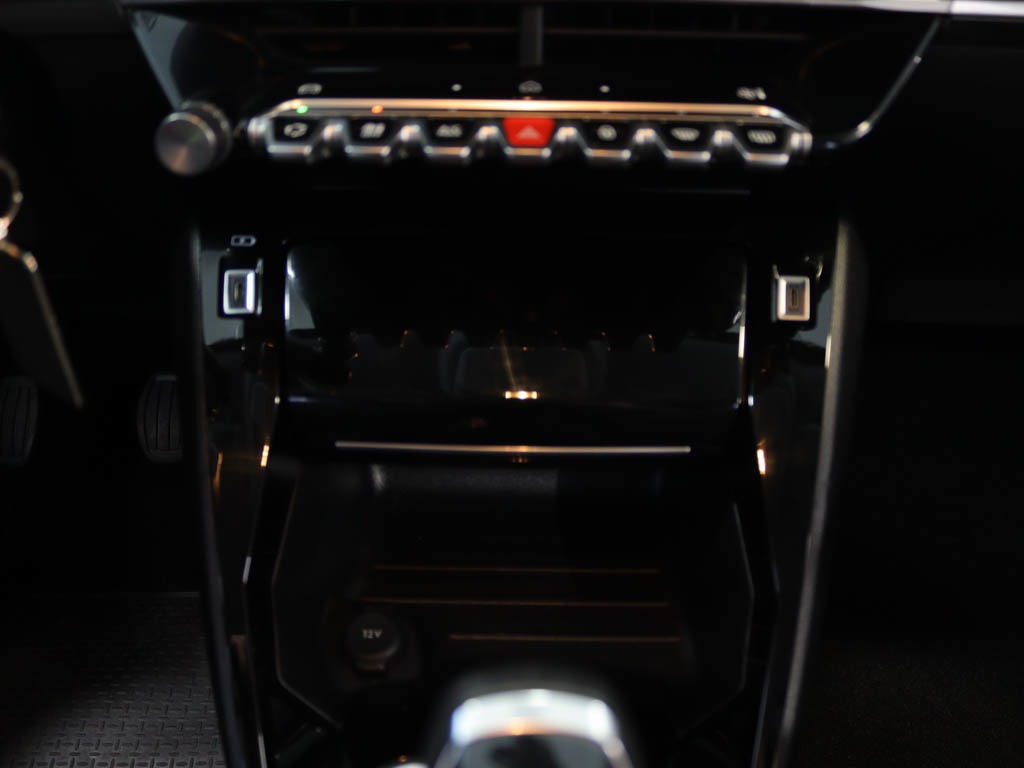 peugeot-208-2025-gasolina-1199cc