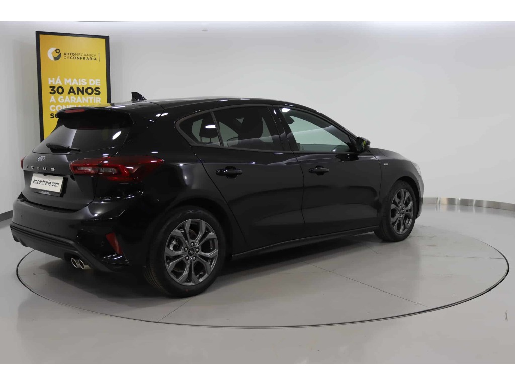 ford-focus-2023-diesel-1499cc