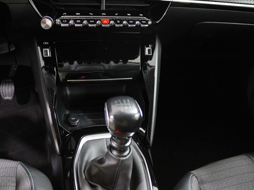 peugeot-2008-2022-gasolina-1199cc