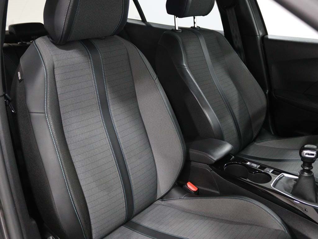 peugeot-2008-2022-gasolina-1199cc
