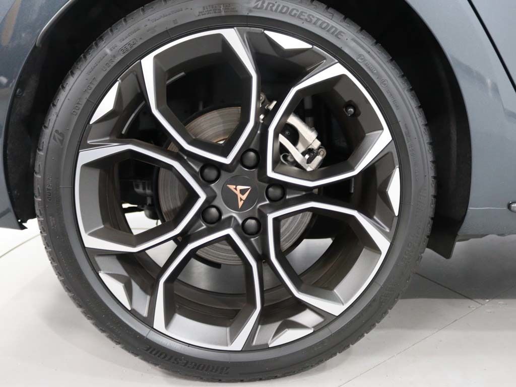 cupra-leon-2025-diesel-1968cc