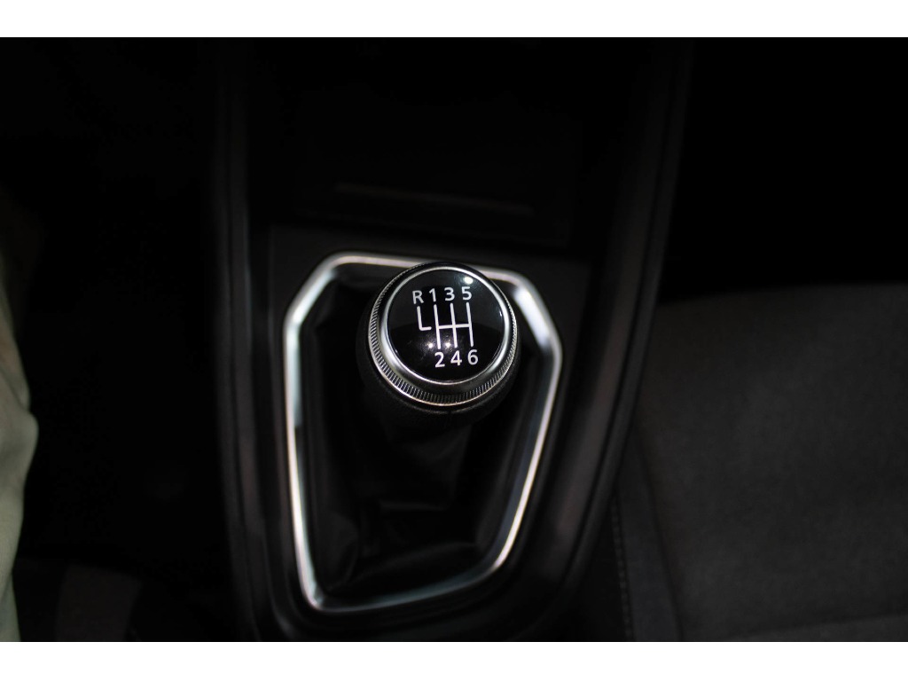mitsubishi-colt-2024-gasolina-999cc