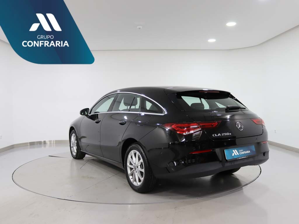 mercedes-benz-cla-2022-hibrido-1332cc
