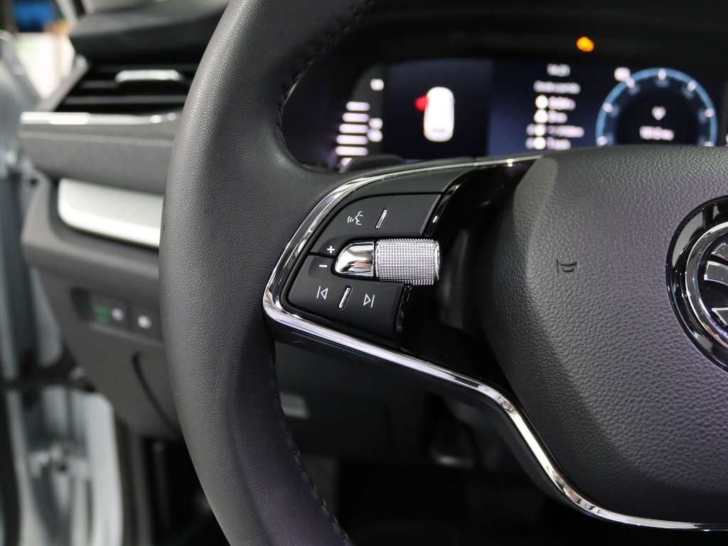 skoda-octavia-break-2025-hibrido-0cc