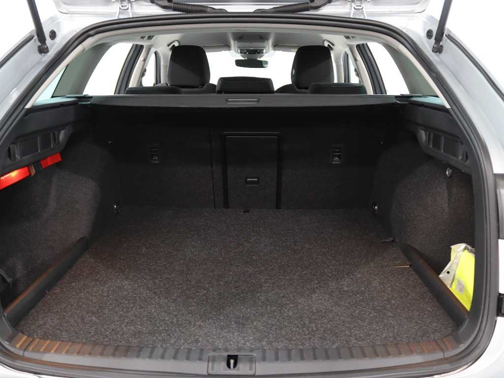 skoda-octavia-break-2025-hibrido-0cc