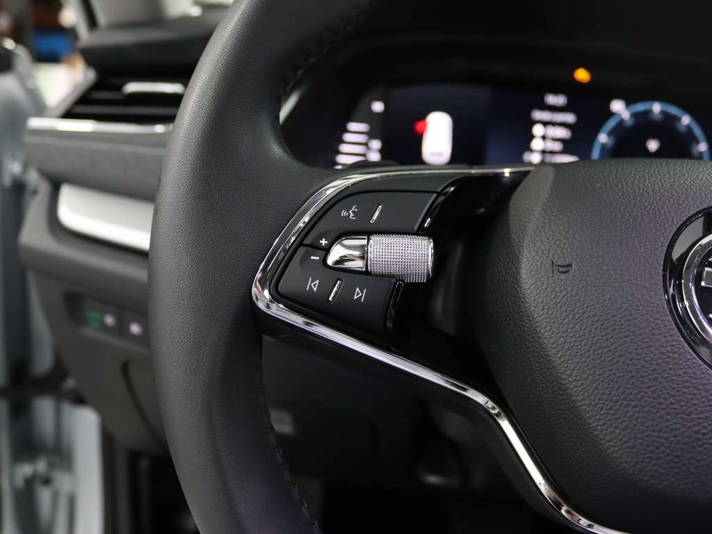 skoda-octavia-break-2025-hibrido-0cc