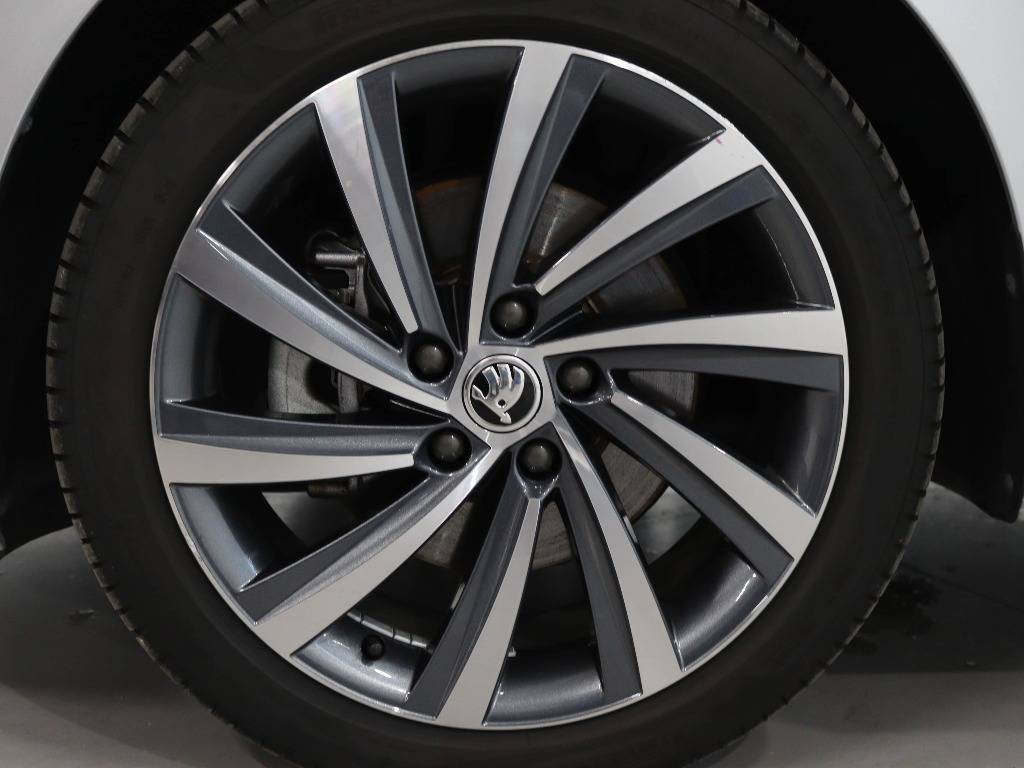 skoda-octavia-break-2025-hibrido-0cc