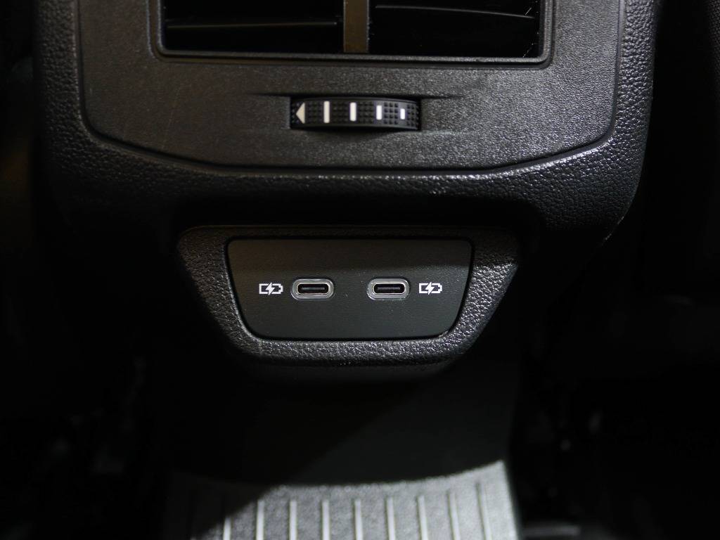 volkswagen-t-roc-2024-gasolina-999cc