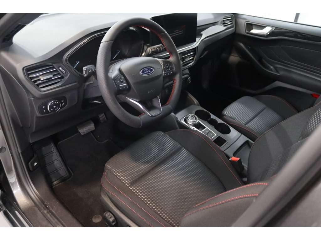 ford-focus-sw-2023-diesel-1499cc