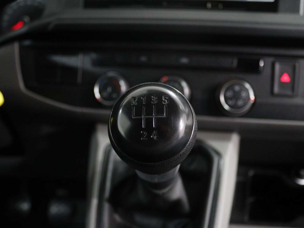 volkswagen-transporter-2023-diesel-1968cc