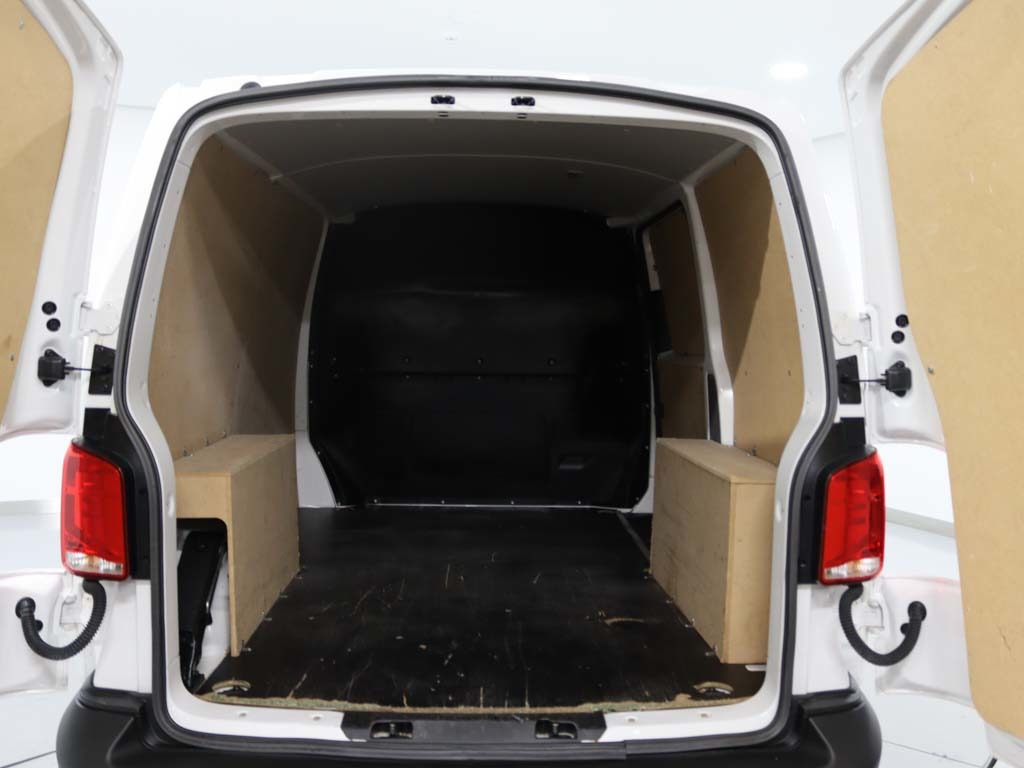 volkswagen-transporter-2023-diesel-1968cc