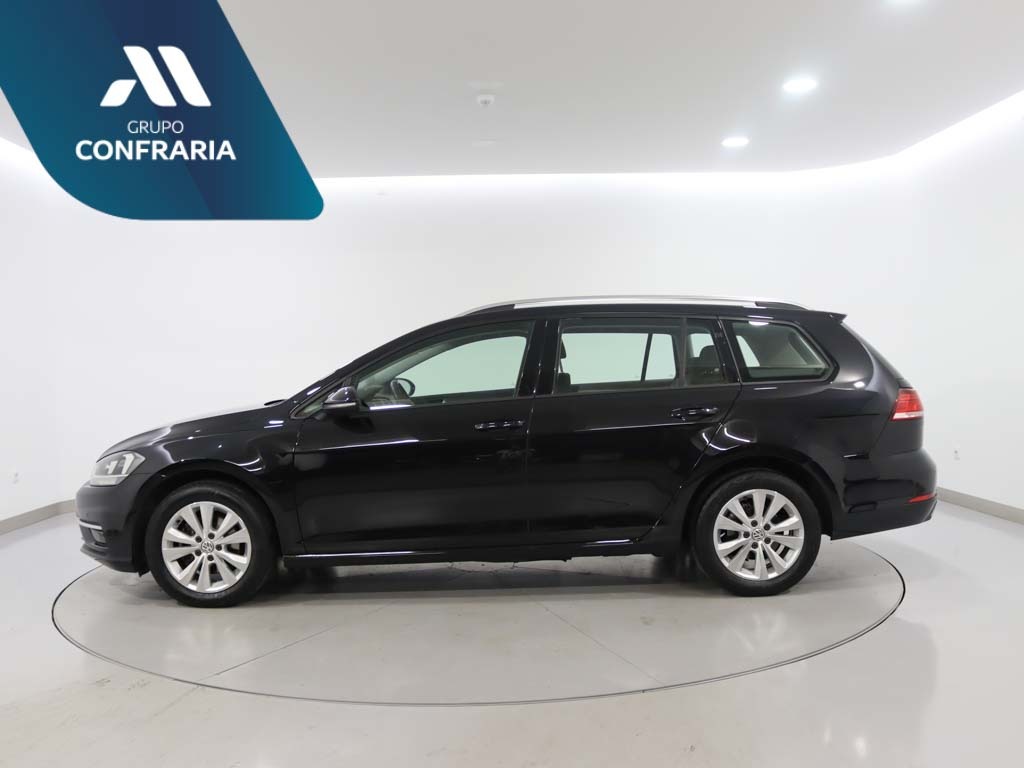 volkswagen-golf-variant-2019-diesel-1598cc