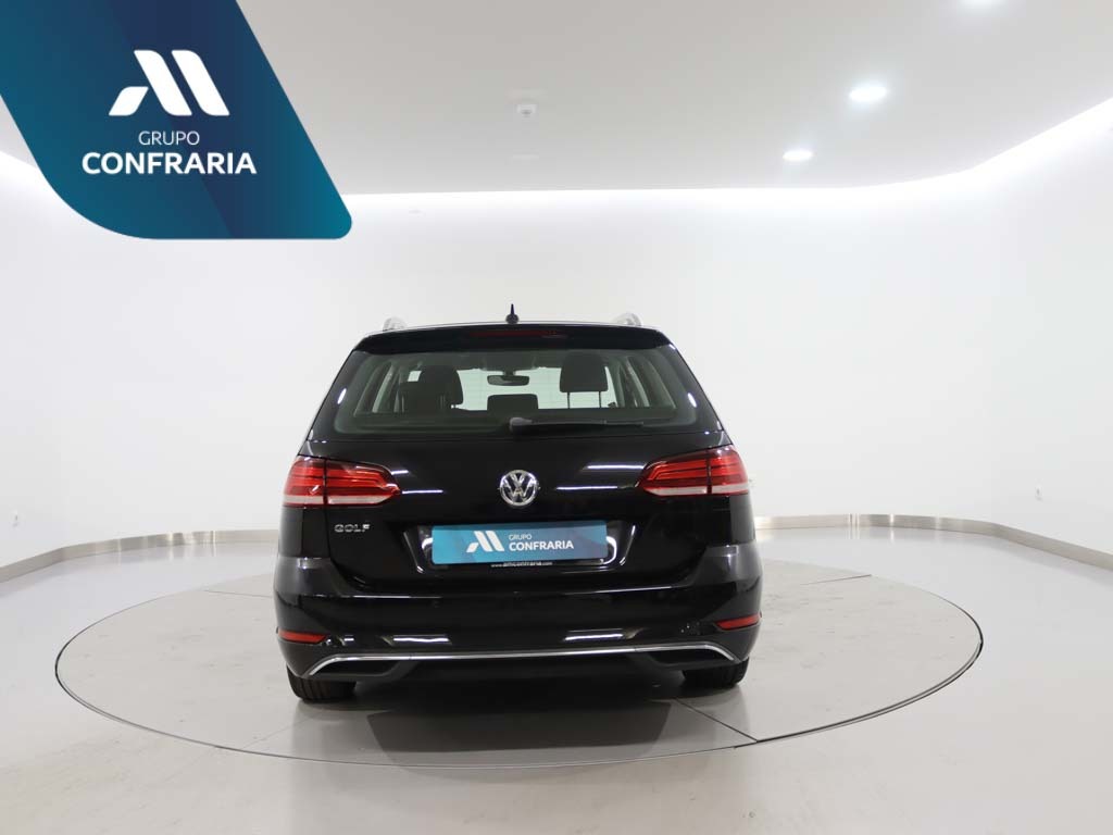 volkswagen-golf-variant-2019-diesel-1598cc