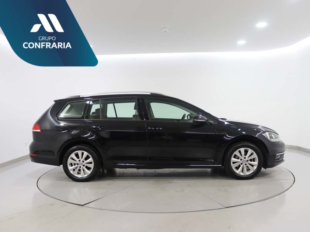 volkswagen-golf-variant-2019-diesel-1598cc