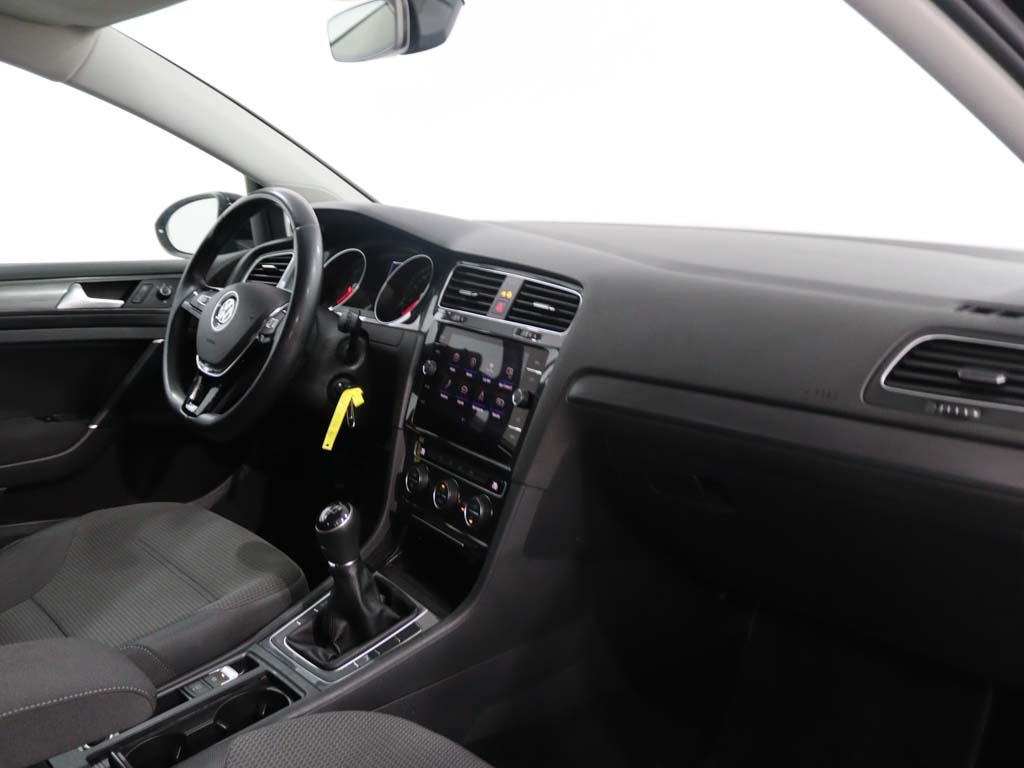 volkswagen-golf-variant-2019-diesel-1598cc
