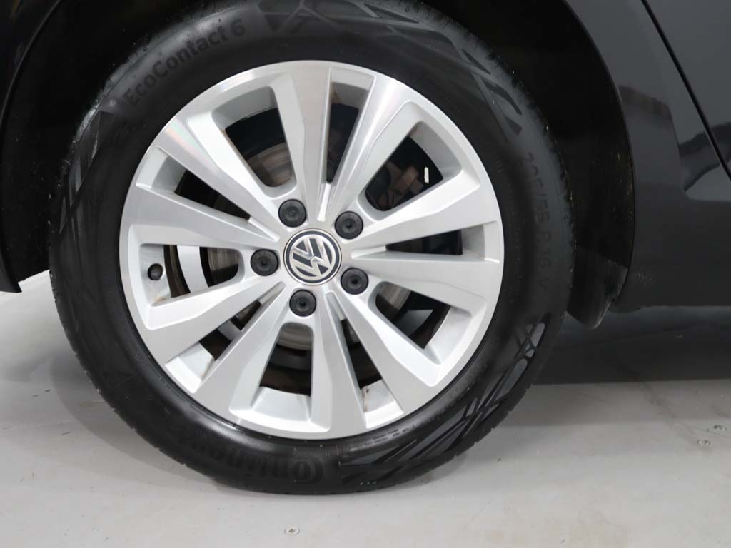 volkswagen-golf-variant-2019-diesel-1598cc