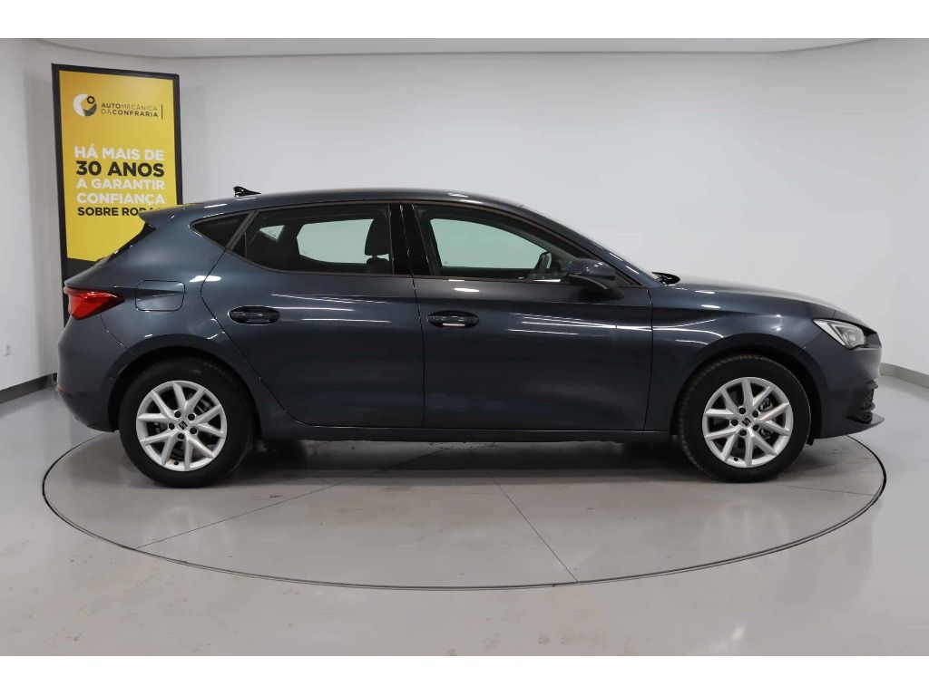 seat-leon-2023-diesel-1968cc