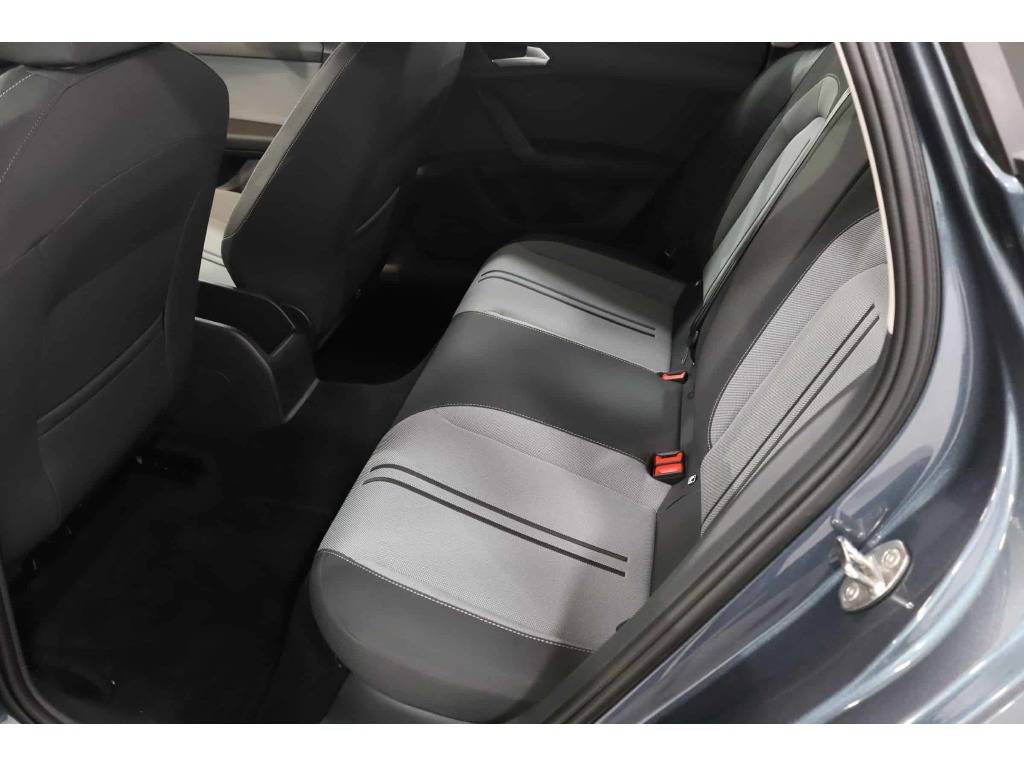 seat-leon-2023-diesel-1968cc