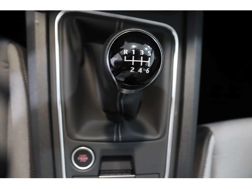 seat-leon-2023-diesel-1968cc