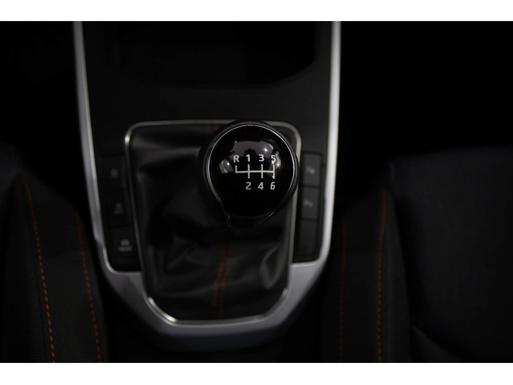 seat-arona-2023-gasolina-999cc
