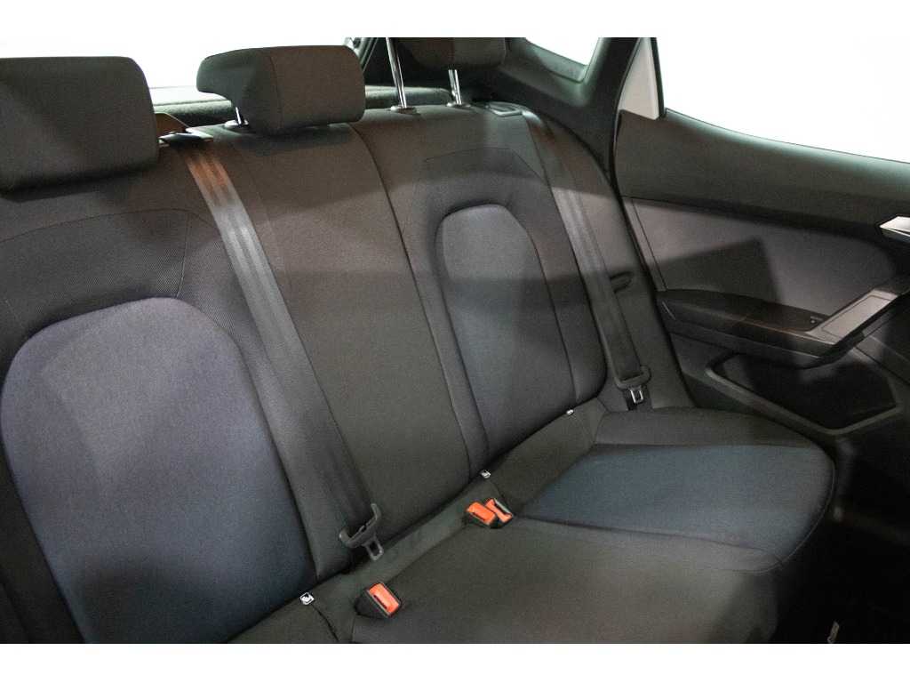 seat-arona-2023-gasolina-999cc