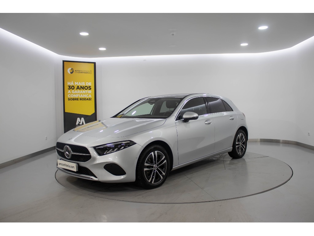 mercedes-benz-classe-a-2023-hibrido-1332cc