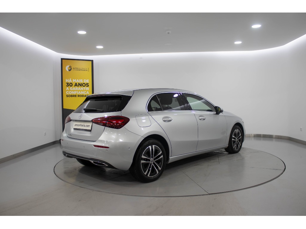 mercedes-benz-classe-a-2023-hibrido-1332cc