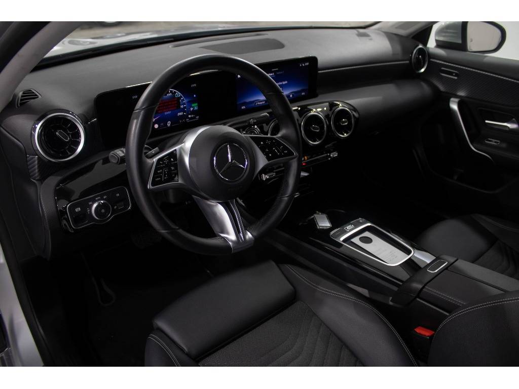 mercedes-benz-classe-a-2023-hibrido-1332cc