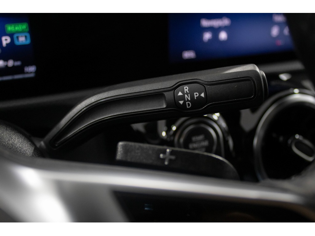 mercedes-benz-classe-a-2023-hibrido-1332cc