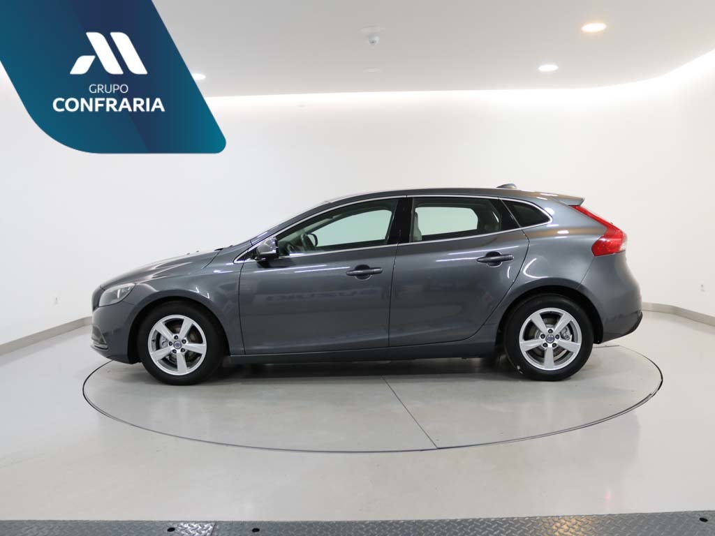volvo-v40-2014-diesel-1560cc