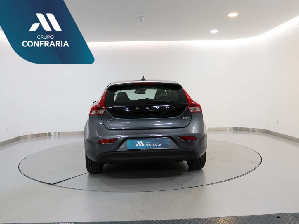volvo-v40-2014-diesel-1560cc