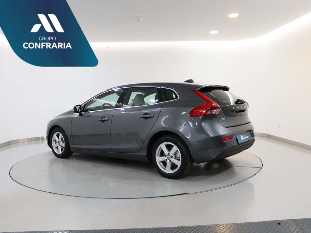 volvo-v40-2014-diesel-1560cc
