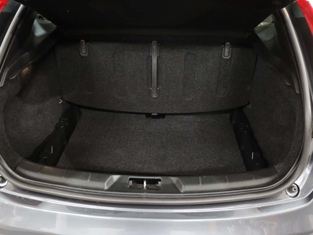 volvo-v40-2014-diesel-1560cc