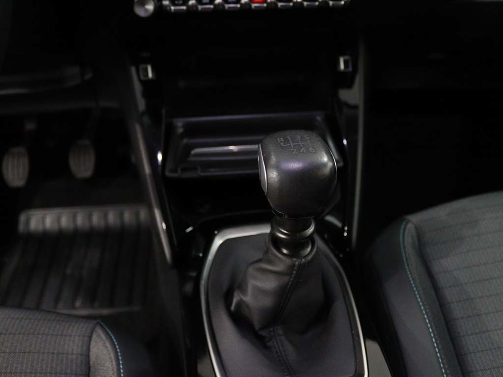 peugeot-2008-2021-gasolina-1199cc